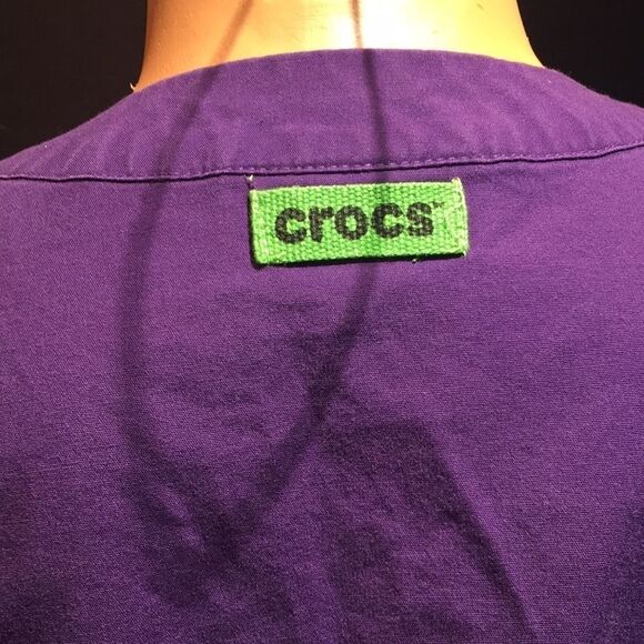 Crocs Purple Scrub Top Extra Small - Picture 6 of 13